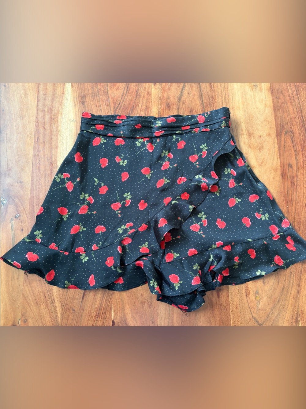 ZARA Black Floral Ruffle Mini SKORT with Red Rose Print